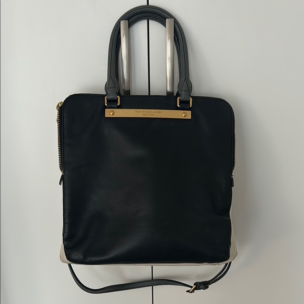 Marc Jacobs Navy Blue  and Cream Leather Handbag